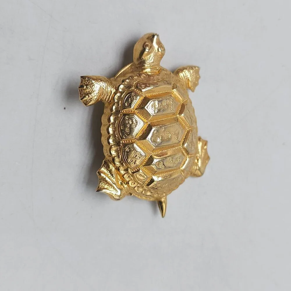 Vintage Gold Tone Turtle Brooch With Textured Shell Pin Clasp